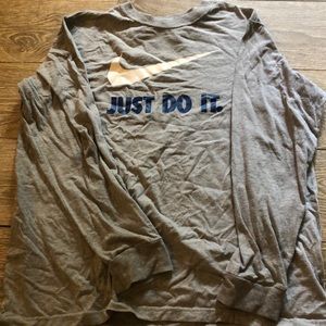 Grey long sleeve tee